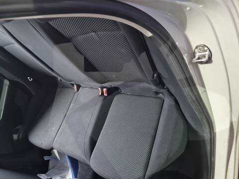 Foto 4ª: Asientos Traseros Volkswagen Polo LIFE 95CV 70KW [DLAC] (2022)