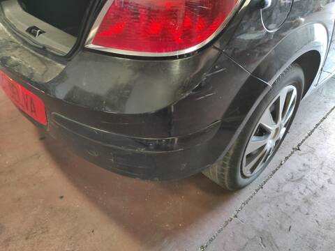 Foto 3ª: Paragolpes Trasero Opel Astra Z17DTL BERLINA (2004)