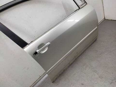 Foto 3ª: Puerta Delantera Derecha Toyota Corolla 2.0 D-4D CDE120R_ CDE120L_) 116CV 85KW [1CDFTV] (2007)