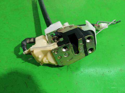 Foto 2ª: Cerradura Puerta Delantera Derecha Mazda 6 2.0 16V CAT 136CV [FS2C] (1997)