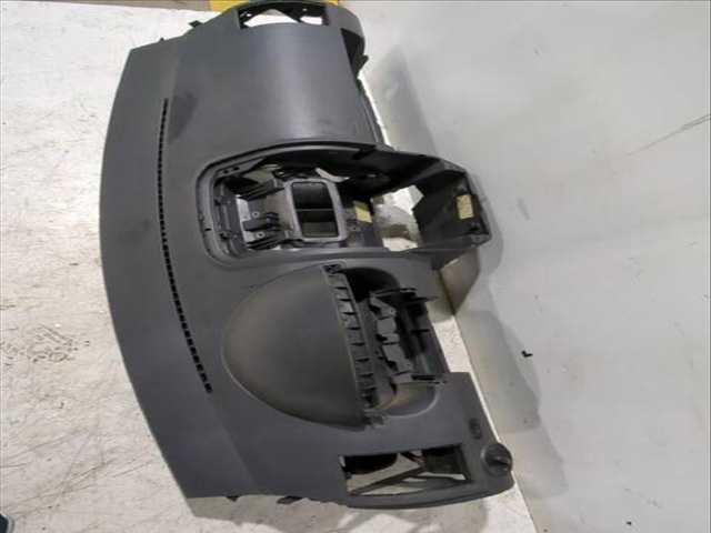 Foto 3ª: Salpicadero Volkswagen Polo 1.9 SDI 64CV [ASY] (2001)