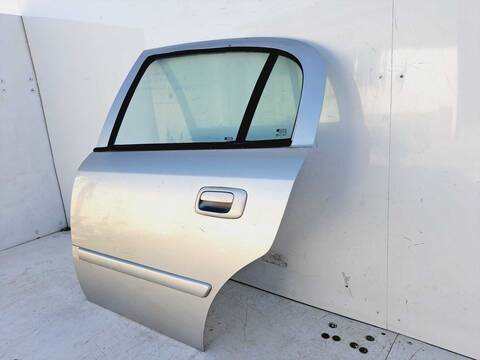 Foto 3ª: Puerta Trasera Izquierda Opel Astra 1.7 16V CDTI CAT Z 17 DTL - LRB) BERLINA 80CV 59KW [Z17DTL] (2004)