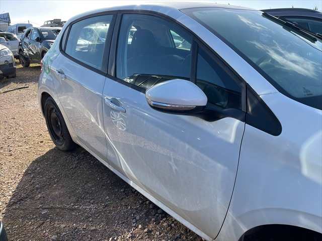 Foto 3ª: Puerta Delantera Derecha Peugeot 208 1.4 HDI 68cv [8H01] (2014)