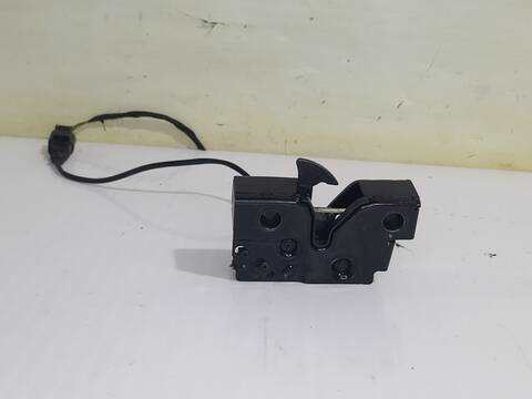 Foto 2ª: Cerradura Capot Volkswagen Polo ADVANCE BLUEMOTION 90CV 66KW [CUSB] (2014)