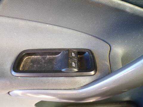 Botonera Elevalunas Ford Fiesta KVJA