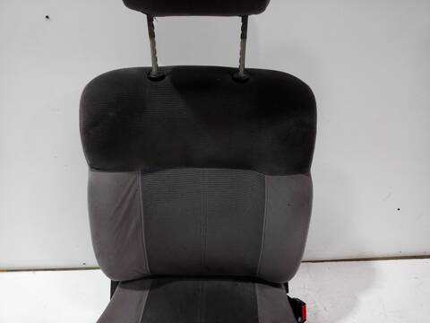 Foto 2ª: Asiento Delantero Derecho Ford Sierra BRILLANT BERLINA 116CV 85KW [N9E] (1990)