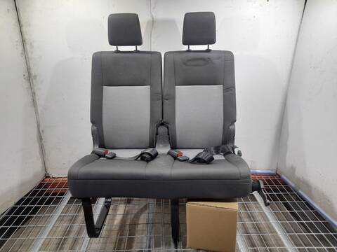 Asientos Traseros Toyota Hiace VERSION INDEFINIDA