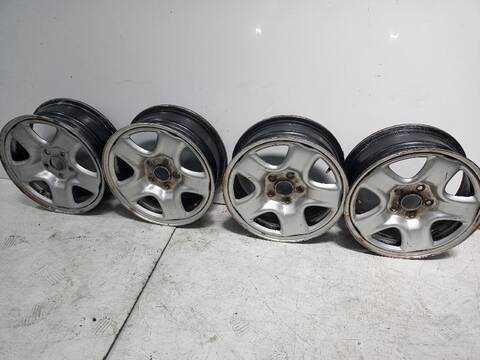 Juego LLantas Toyota Rav4 2.0 LUNA 4X4 2003 ) 150CV