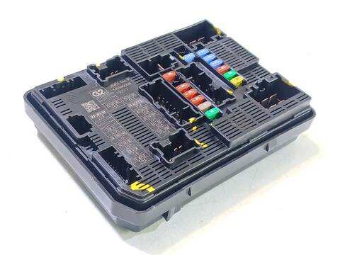 Caja Reles Fusibles Mercedes Clase T 180 1.5 CDI 420.833) 116CV 85KW T-CLASS MONOSPACE W420)
