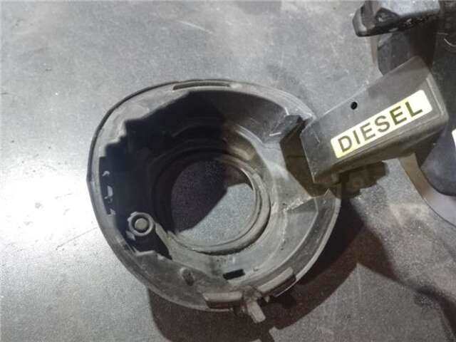 Foto 3ª: Tapa Exterior Combustible Peugeot 308 1.6 STYLE [1.6 LTR. - 88 KW BLUE-HDI FAP]