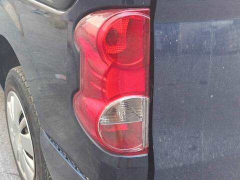 Piloto Trasero Izquierdo Nissan NV200 K9K276