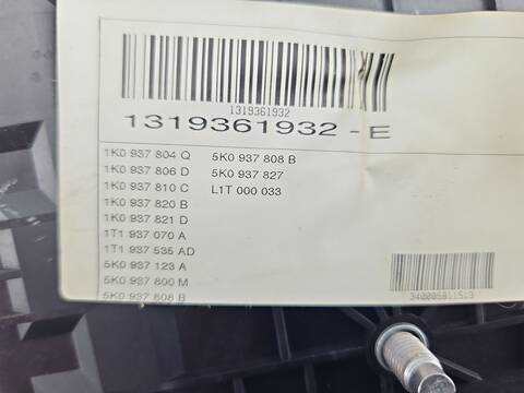 Foto 3ª: Caja Reles Fusibles Volkswagen Touran 2.0 TDI 140CV 103KW [CFHC] (2013)
