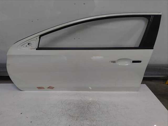 Foto 3ª: Puerta Delantera Izquierda Mitsubishi L200 181 CV 133KW [4N15] (2018)