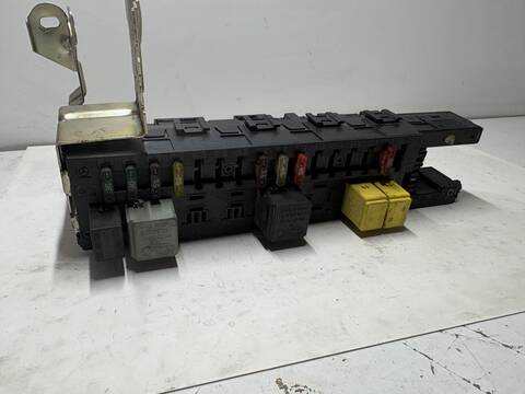 Foto 2ª: Caja Reles Fusibles Mercedes Clase C 160 611962 BERLINA (2000)