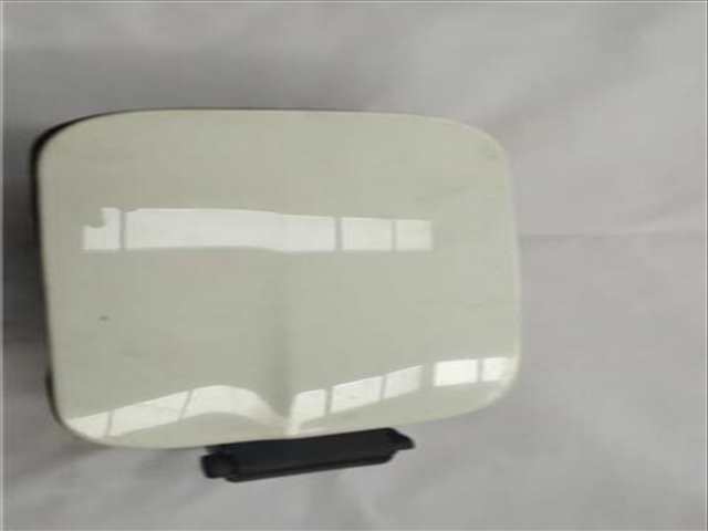 Foto 1ª: Tapa Exterior Combustible Mercedes Clase E 180 VERSION INDEFINIDA