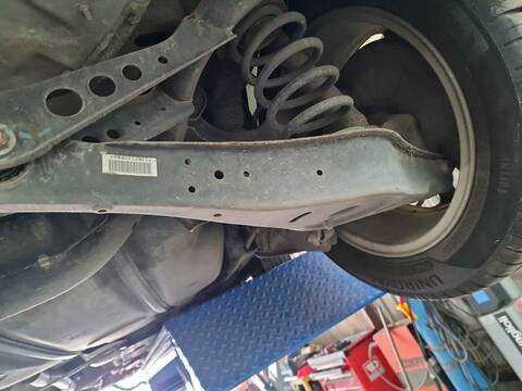 Brazo Suspension Trasero Derecho Volkswagen Touran 2.0 TDI 140CV 103KW