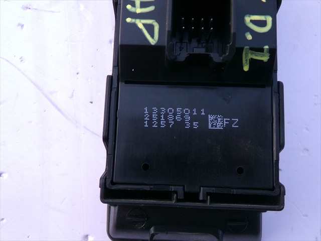Foto 3ª: Botonera Elevalunas Opel Insignia 2.0 CDTI 2008-2013 [A20DTH] (2011)