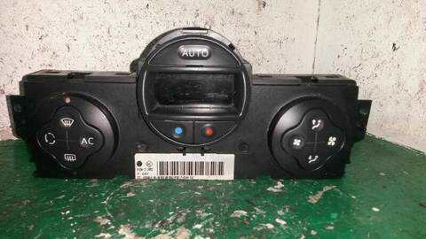 Foto 1ª: Mando Calefacción A. A. Renault Megane 1.5 DCI DIESEL BERLINA 82CV 60KW II BERLINA 3P [K9K D7] (2004)