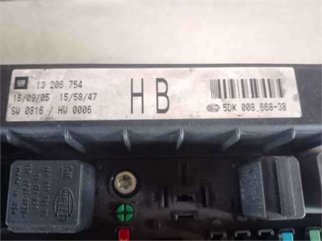Foto 2ª: Caja Reles Fusibles Opel Astra 1.9 CDTI [Z 19 DT]