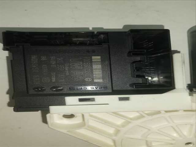 Foto 3ª: Elevalunas Eléctrico Delantero Izquierdo Volkswagen Passat ADVANCE 2 TDI 140CV (2005)
