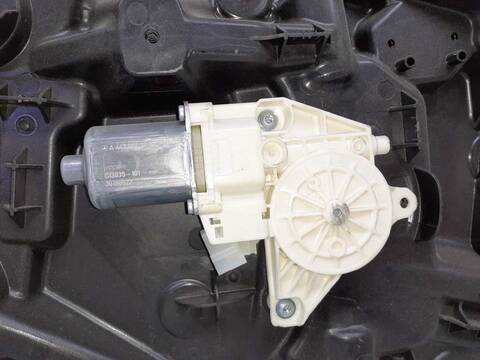 Foto 2ª: Elevalunas Eléctrico Delantero Derecho Mercedes Clase V 200 136CV 100KW (2014)