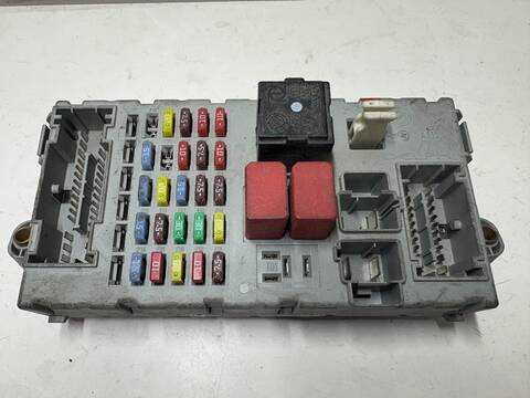 Caja Reles Fusibles Fiat Punto 1.2 G 188) BERLINA