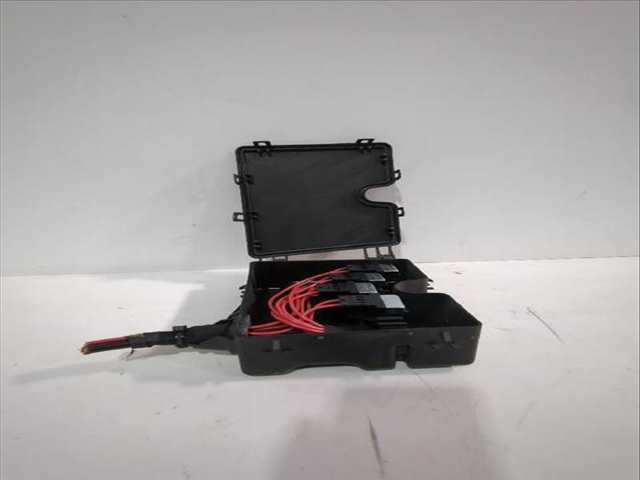 Foto 3ª: Caja Reles Fusibles Volkswagen Phaeton 3.0 V6 TDI 4MOTION 240CV [CARB CEXA] (2002)