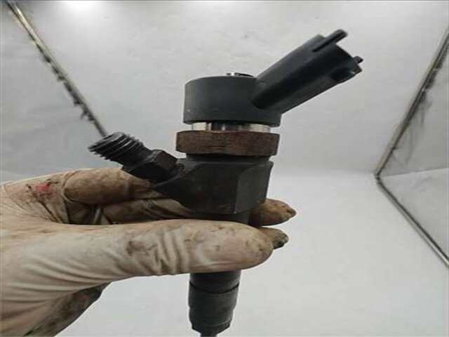 Foto 3ª: Inyectores Opel Viva 1.9 COMBI 2.7T CORTO [1.9 LTR. - 74 KW CDTI CAT (F9Q-760 - L08)] [F9QU7]