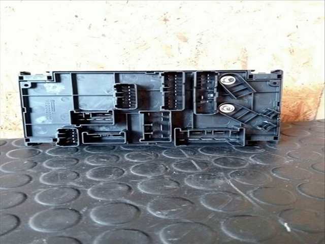 Foto 2ª: Caja Reles Fusibles Subaru Impreza ACROPOLIS 1 107CV (2007)