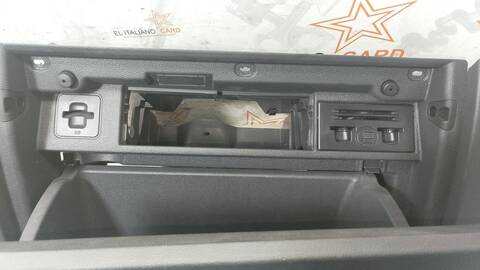 Foto 3ª: Guantera Volkswagen Polo ADVANCE 95CV 70KW [CHZ] (2018)