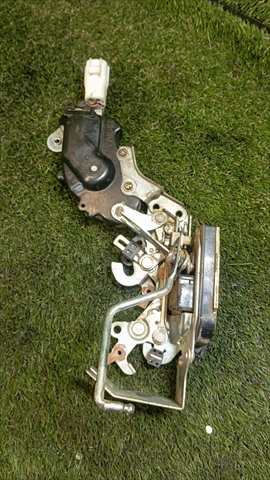Foto 2ª: Cerradura Puerta Trasera Derecha Toyota 4 Runner 3.0 T DIESEL (1993)