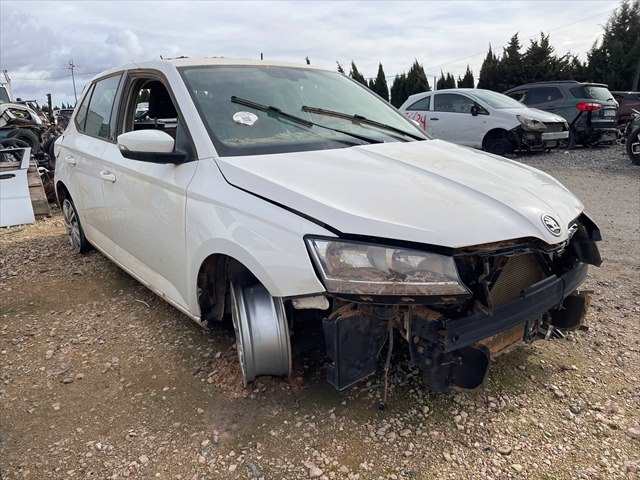 Foto 2ª: Aleta Delantera Derecha Skoda Fabia 1.0 TSI 95cv [CHZ] (2021)
