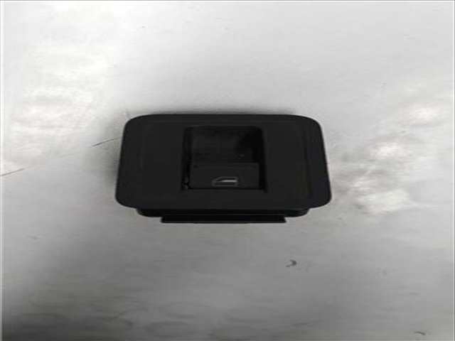 Botonera Elevalunas Volkswagen Caddy 2.0 TDI 75CV 55KW FURGONETA