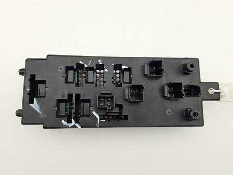 Foto 3ª: Caja Reles Fusibles Land Rover Defender D250 MHEV 4X4 249CV 183KW [DT306] (2022)