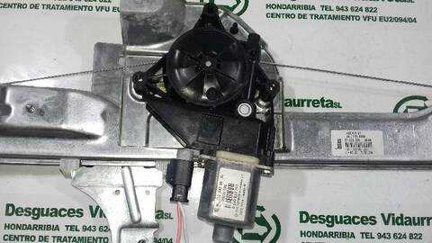 Foto 3ª: Elevalunas Eléctrico Delantero Derecho Peugeot 208 1.2 12V E-VTI 82CV 60KW [HM01] (2016)