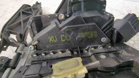 Foto 3ª: Cerradura Puerta Trasera Derecha Ford Focus 1.8 TDCI 100CV [FFDA] (1998)