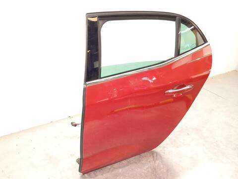 Foto 2ª: Puerta Trasera Izquierda Renault Megane 1.2 TCE 130 B9MR) HATCHBACK 130CV 97KW IV HATCHBACK B9A/M/N_) [H5F408] (2018)