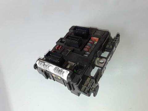 Foto 2ª: Caja Reles Fusibles Peugeot Partner COMBISPACE 1.9 DIESEL 69CV (2005)