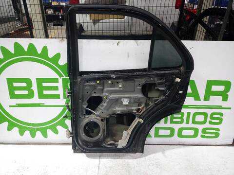 Foto 3ª: Puerta Trasera Derecha Kia Sorento 2.5 CRDI 170CV [D4CB] (2002)