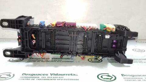 Foto 2ª: Caja Reles Fusibles Mercedes Clase V 200 136CV 100KW (2014)