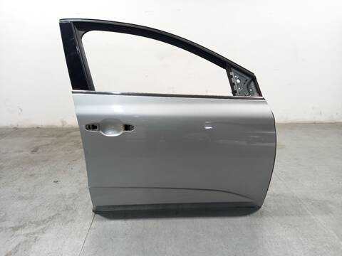 Foto 1ª: Puerta Delantera Derecha Renault Megane 1.2 TCE 130 B9MR) HATCHBACK 130CV 97KW IV HATCHBACK B9A/M/N_) [H5F F4] (2018)