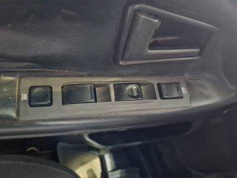 Foto 2ª: Botonera Elevalunas Suzuki Vitara 1.9 TD SE TECHO METALICO SUPERLUJO 75CV 55KW [DHW] (1988)