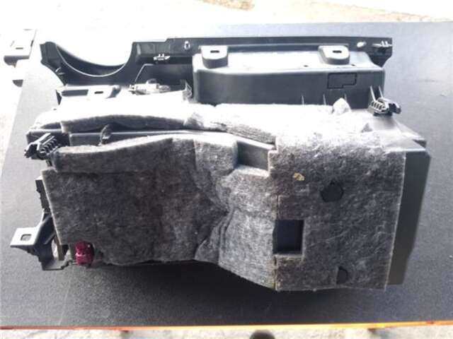 Foto 3ª: Guantera Mercedes Clase C 160 2.1 C 220 D (205.304) [2.1 LTR. - 125 KW CDI CAT] [651.921]