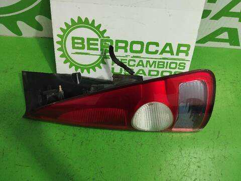 Foto 3ª: Piloto Trasero Derecho Renault Espace 2.2 DCI TD 150CV [D/ G9T K7] (2002)