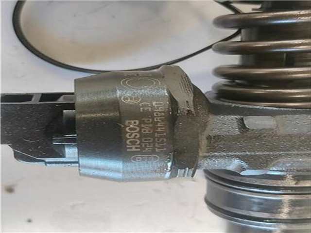 Foto 3ª: Inyectores Volkswagen Touareg 2.5 TDI R5 174CV 128KW [BAC] (2004)