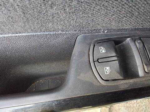Foto 3ª: Botonera Elevalunas Opel Corsa 1.2 16V CAT Z 12 XEP - LB4) 80CV 59KW [Z12XEP] (2007)