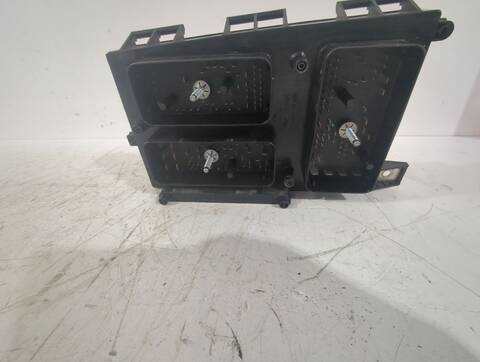 Foto 2ª: Caja Reles Fusibles Opel Astra 1.7 CDTI L48) 100CV 74KW [Z 17 DTH] (2006)