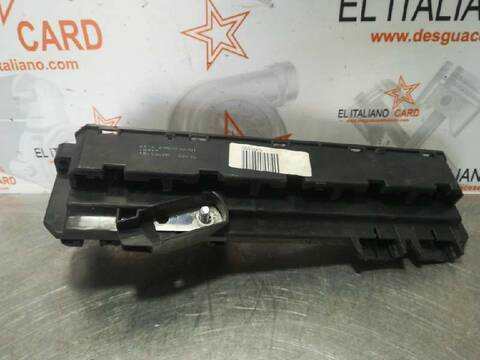 Foto 3ª: Caja Reles Fusibles Bmw Serie 5 518 BERLINA 170CV 125KW (2003)