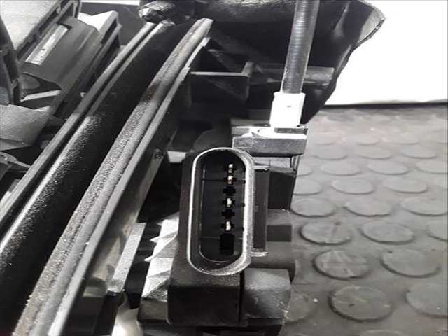 Foto 2ª: Cerradura Puerta Trasera Derecha Ford Focus BLACK RED 1 ECOBOOST CAT 101CV (2014)