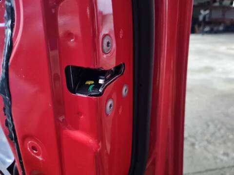 Cerradura Puerta Delantera Derecha Nissan NP300 ACENTA DOUBLE CAB 4X4 163CV 120KW